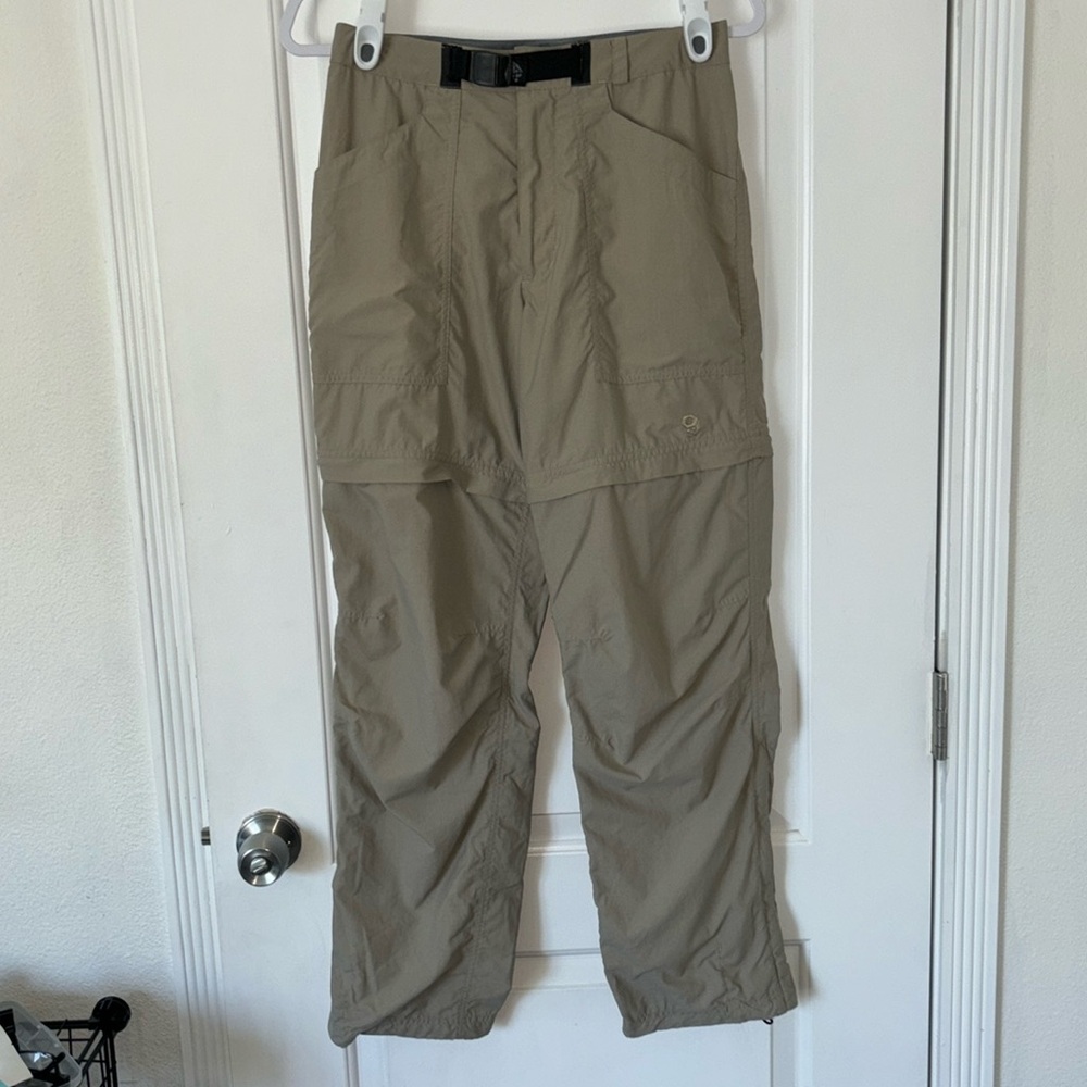 Mountain Hardwear Convertible Hiking pants Shorts in Taupe